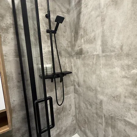 Avis Skwer Kosciuszki 10 *