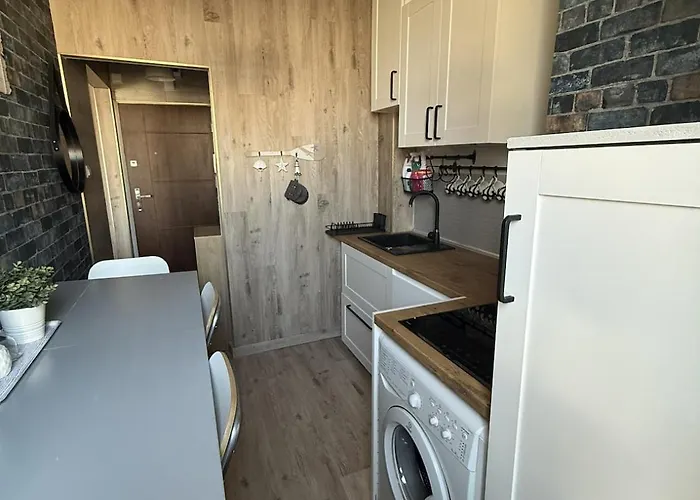 Avis Skwer Kosciuszki 10 * Gdynia